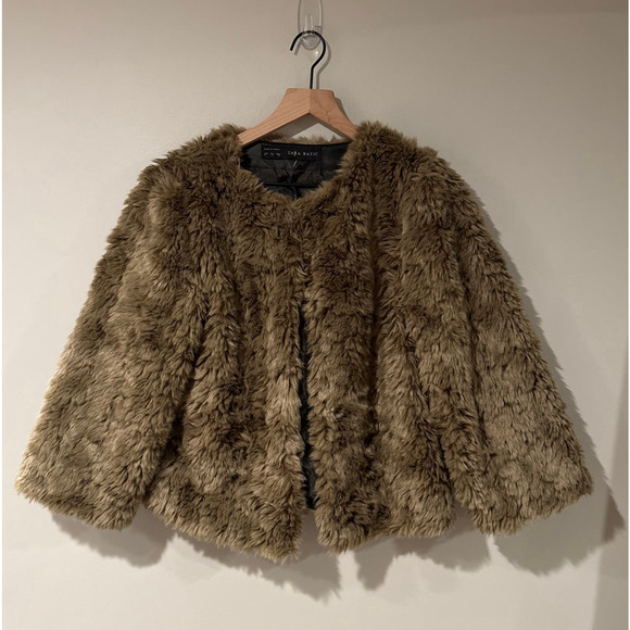 Zara Jackets & Blazers - ZARA Faux Fur Cropped Jacket. Medium